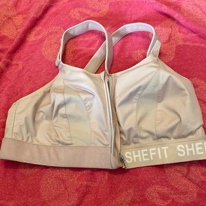 She fit ultimate support sports bra size 40DD